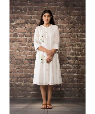 sulochana jangir white linen georgette tunic with geeth work . 1
