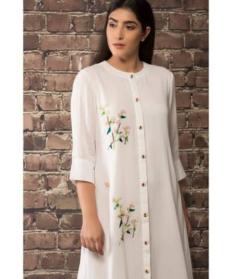 sulochana jangir white linen georgette tunic with geeth work . 3
