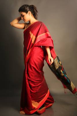 Red woven blended cotton saree with blouse 2