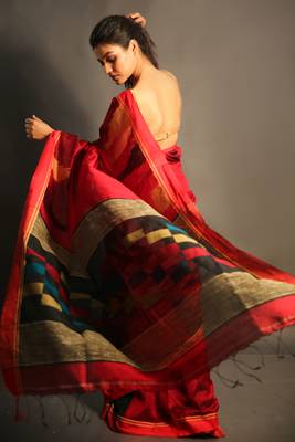 Red woven blended cotton saree with blouse 3