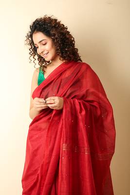 Red woven blended cotton saree with blouse 4