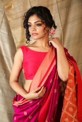 Hot pink woven blended cotton saree with blouse 4