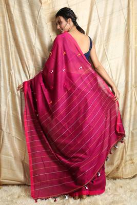 Magenta woven cotton saree with blouse 3