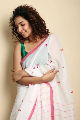 White woven cotton saree with blouse 4