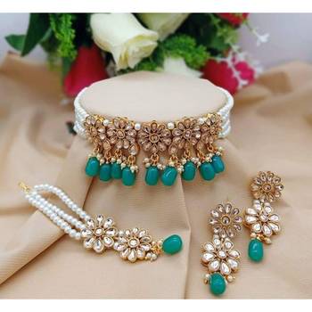 Green crystal necklaces 1