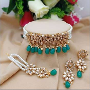 Green crystal necklaces 1