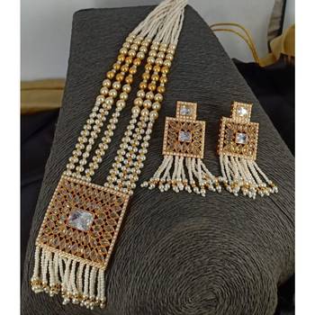 White crystal necklaces 1