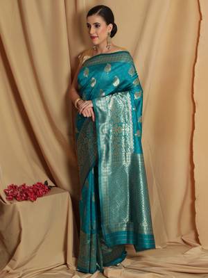 Green woven jacquard saree with blouse 3