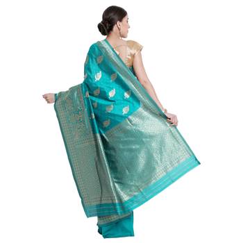 Green woven jacquard saree with blouse 4