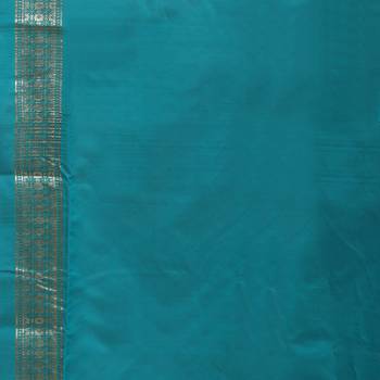 Green woven jacquard saree with blouse 5