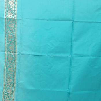 Green woven jacquard saree with blouse 5