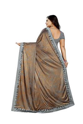 Grey printed lycra saree with blouse 4