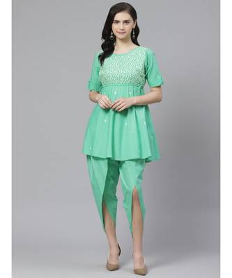 Hand Embroidered Green Cotton Lucknow Chikankari Women Kurta With Dhoti Set 1