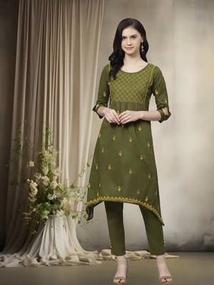 Hand Embroidered Green Cotton Lucknow Chikankari Women Kurta With Trouser Set 1