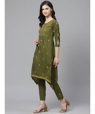 Hand Embroidered Green Cotton Lucknow Chikankari Women Kurta With Trouser Set 2