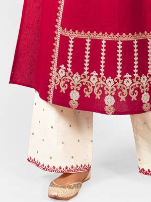 Gulmohar Long Aari Embroidered Khadi Kurta Set with Chudi Sleeves 5