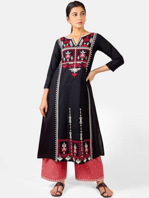 Black Heavy Neck Front Panel Embroidered Khadi Kurta Set 1