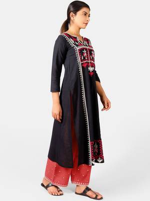 Black Heavy Neck Front Panel Embroidered Khadi Kurta Set 2