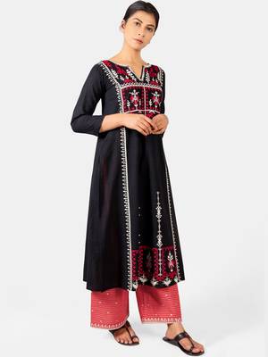 Black Heavy Neck Front Panel Embroidered Khadi Kurta Set 3