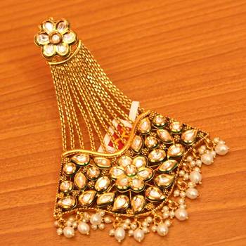 White pearl maang-tikka 1