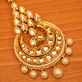 White pearl maang-tikka 2