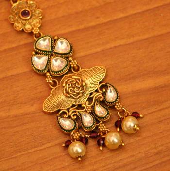 White pearl maang-tikka 2
