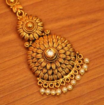 Gold pearl maang-tikka 2