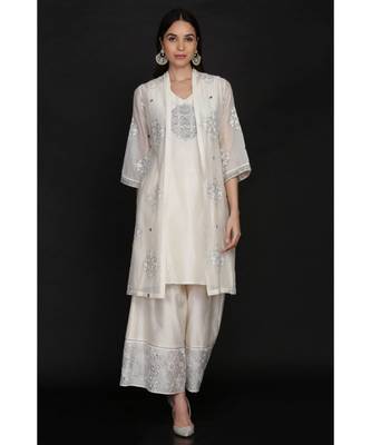  Ivory Sleeveless Tunic With Overlay And Farshi 1