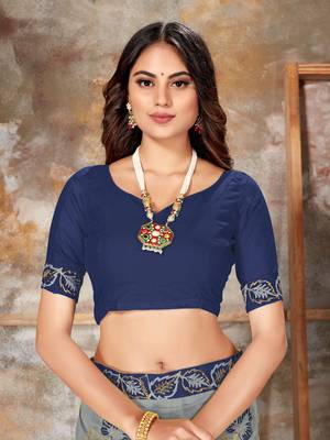 Grey embroidered chanderi saree with blouse 4