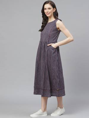Navy-blue printed cotton long-kurtis 3