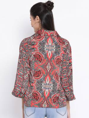 Graphic Laura Women's Top 4