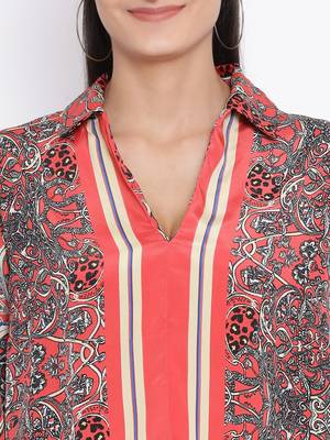 Graphic Laura Women's Top 5