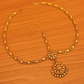 Gold maang-tikka 1