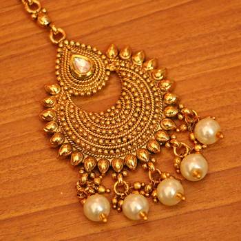 Gold pearl maang-tikka 2