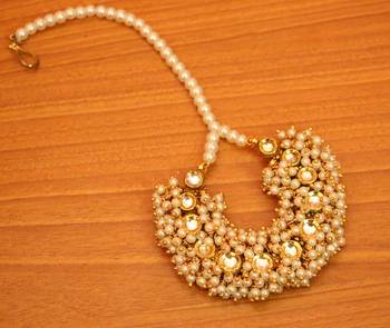 White pearl maang-tikka 1