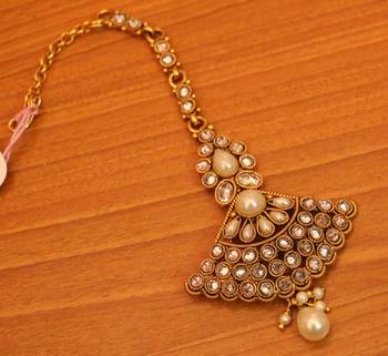 White zircon  maang-tikka 1