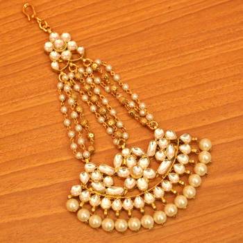 White pearl maang-tikka 1