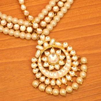 White pearl maang-tikka 2