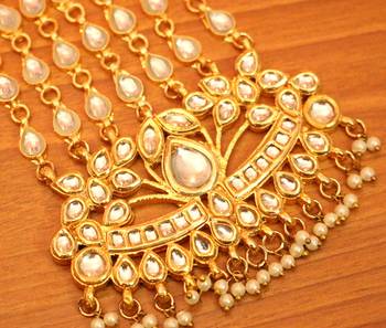 White pearl maang-tikka 2