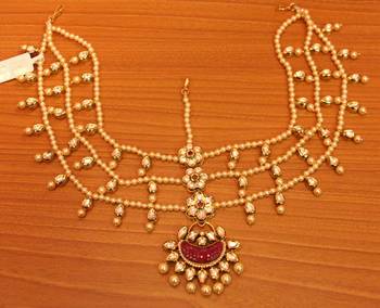 Red pearl maang-tikka 1