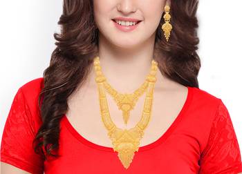 Gold necklaces 3