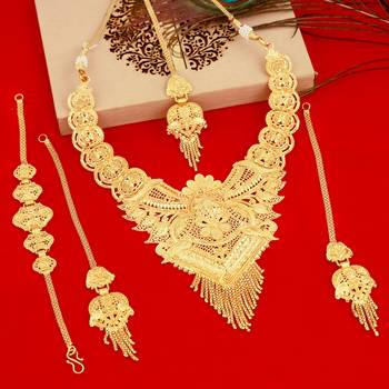 Gold necklaces 1