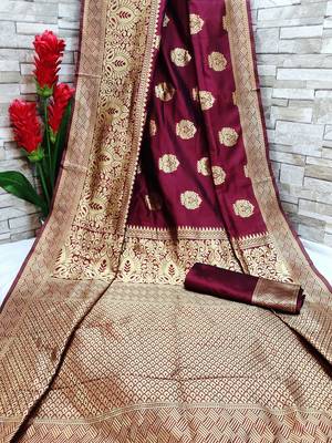 Maroon OyeLook Style Banarasi Woven Saree with Blouse 1