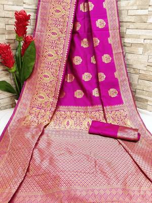 Pink OyeLook Style Banarasi Woven Saree with Blouse 1
