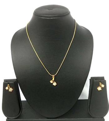 RozMili 18k Gold plated metal pendant set with earrings 2