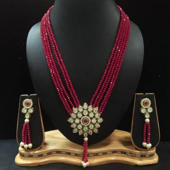 Maroon crystal necklaces 1