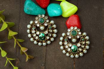 Green onyx chandbali 1