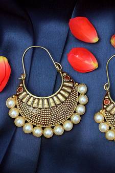 Red onyx hoops