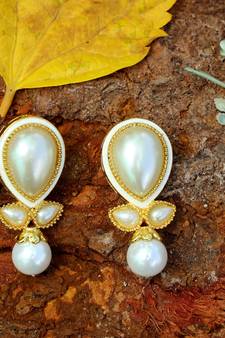 White onyx earrings