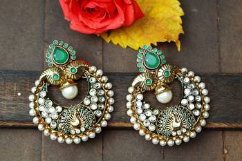 Green onyx chandbali 1